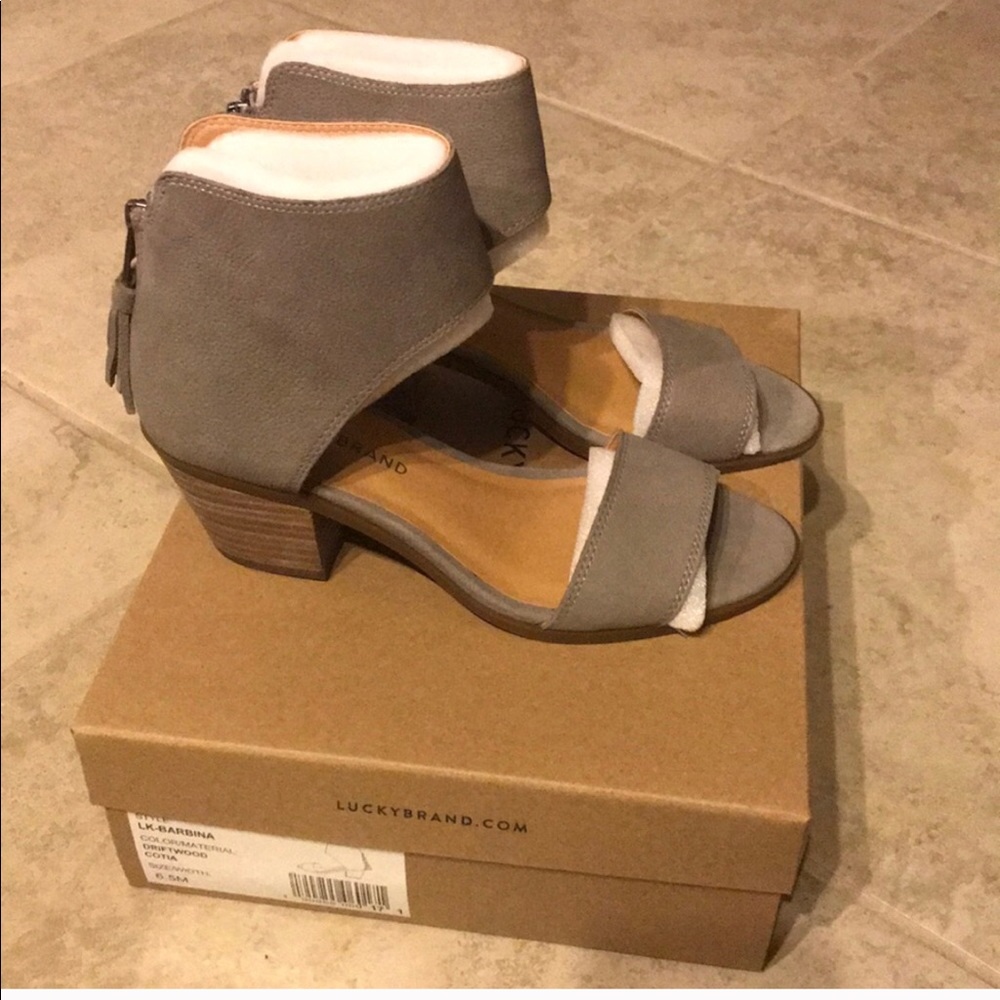 New Lucky Brand Barbina grey heeled sandals